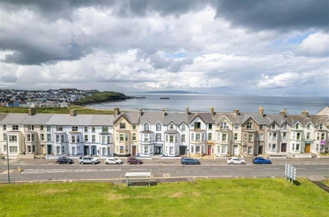 6 Dunluce Park - Portrush By The Sea 아파트 외부 사진