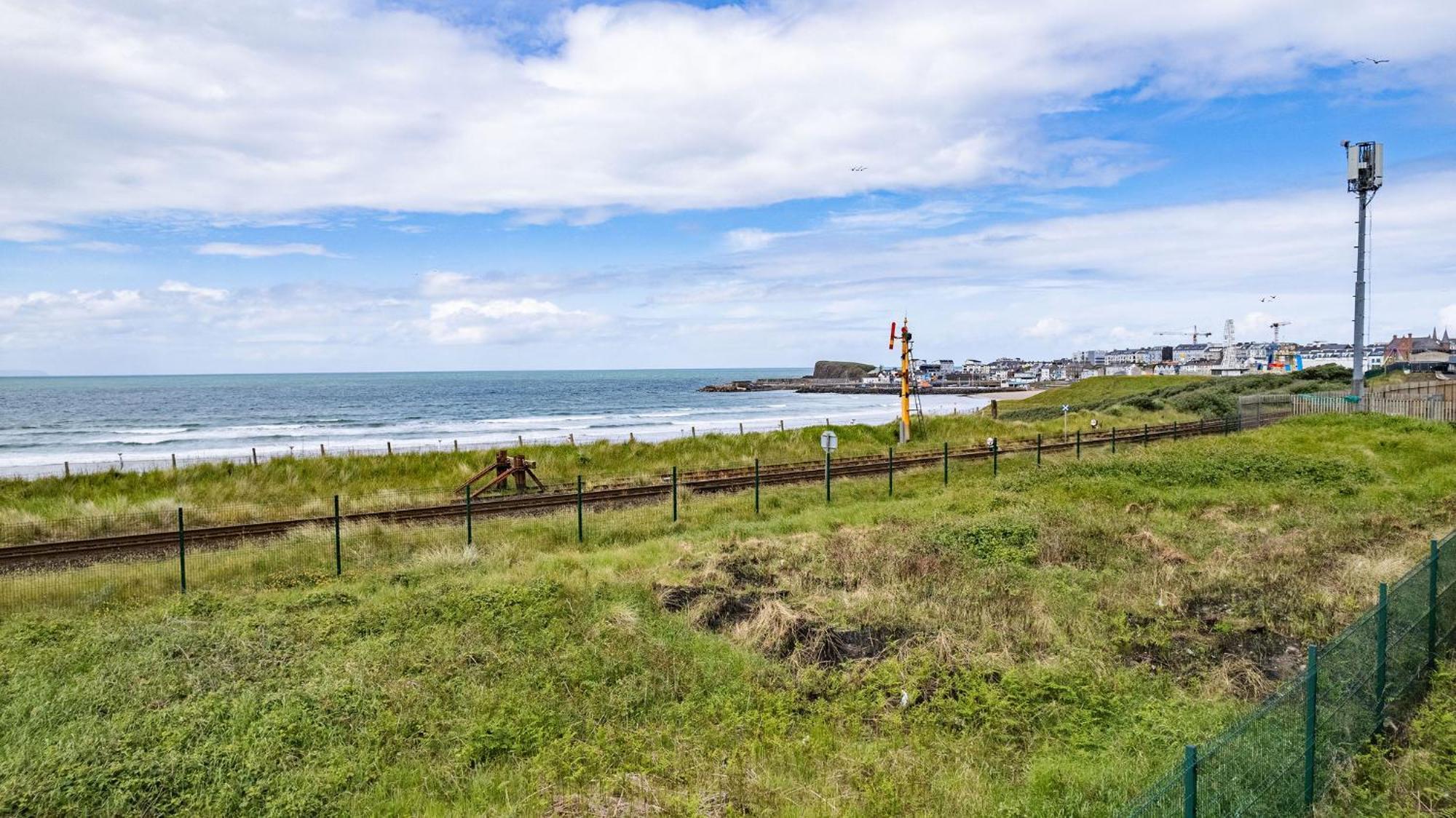 6 Dunluce Park - Portrush By The Sea 아파트 외부 사진