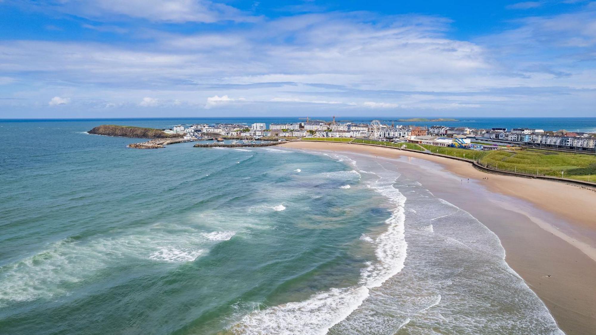 6 Dunluce Park - Portrush By The Sea 아파트 외부 사진