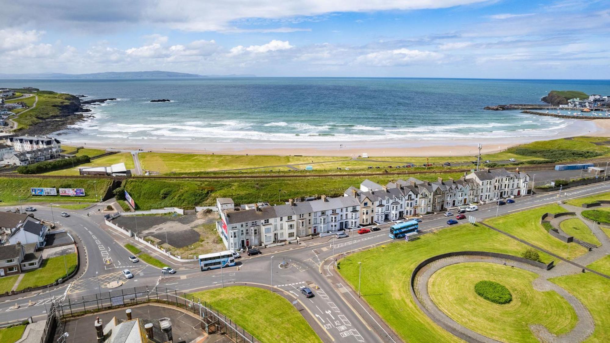 6 Dunluce Park - Portrush By The Sea 아파트 외부 사진
